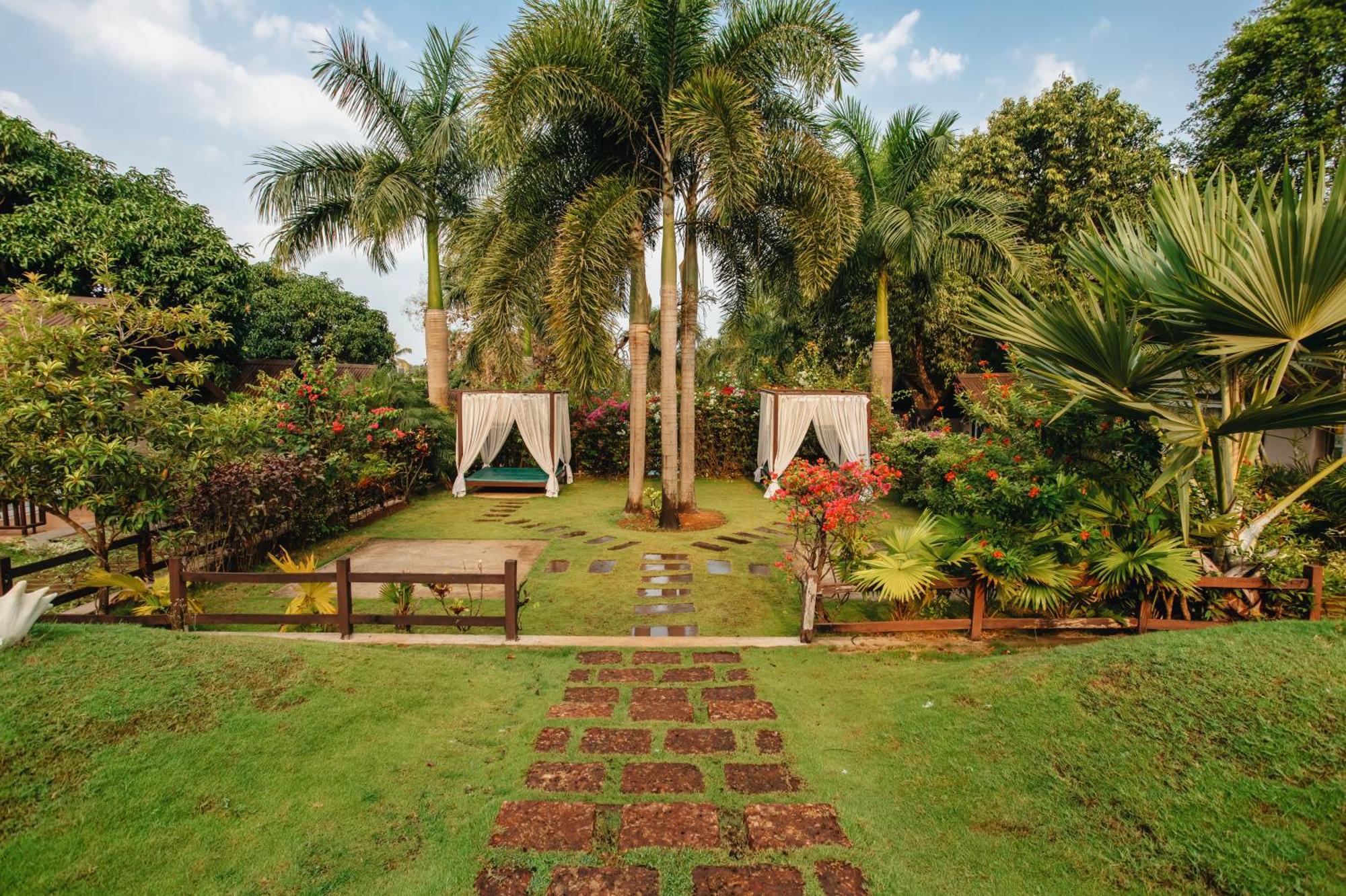 Stone Wood Resort, Mandrem Exterior photo