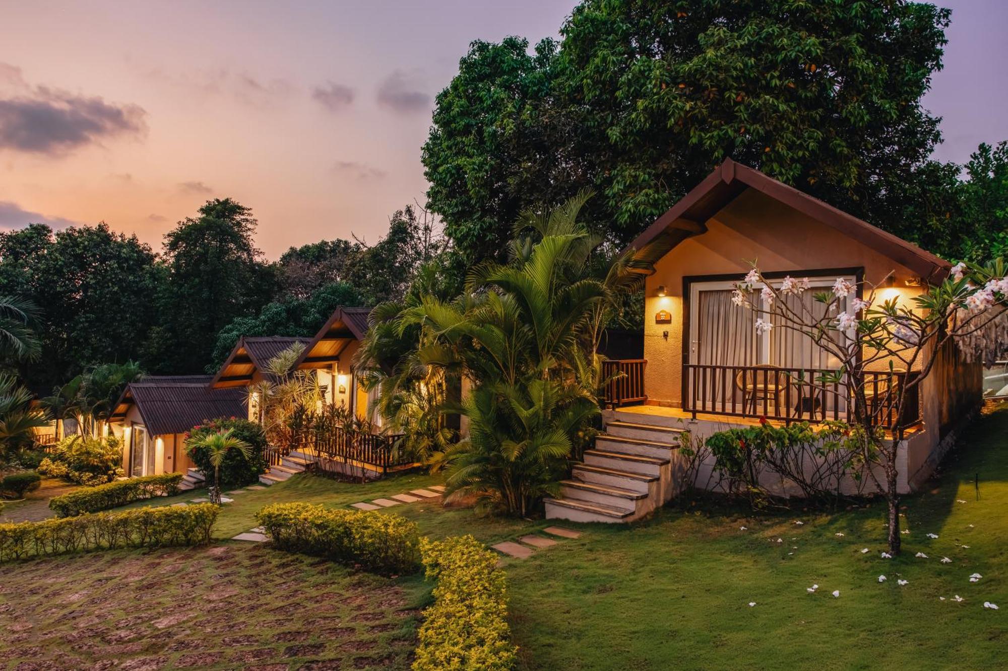 Stone Wood Resort, Mandrem Exterior photo