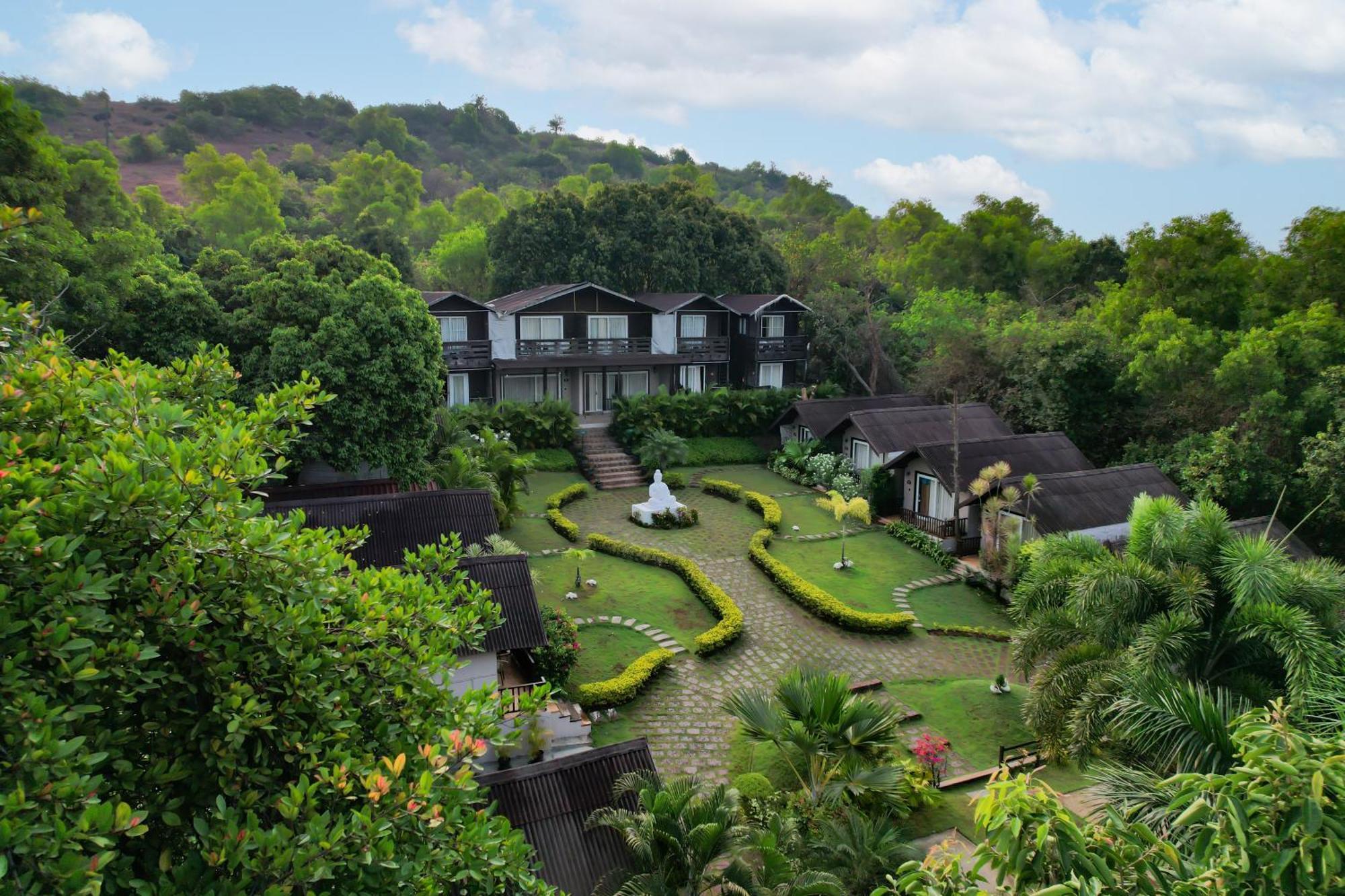 Stone Wood Resort, Mandrem Exterior photo