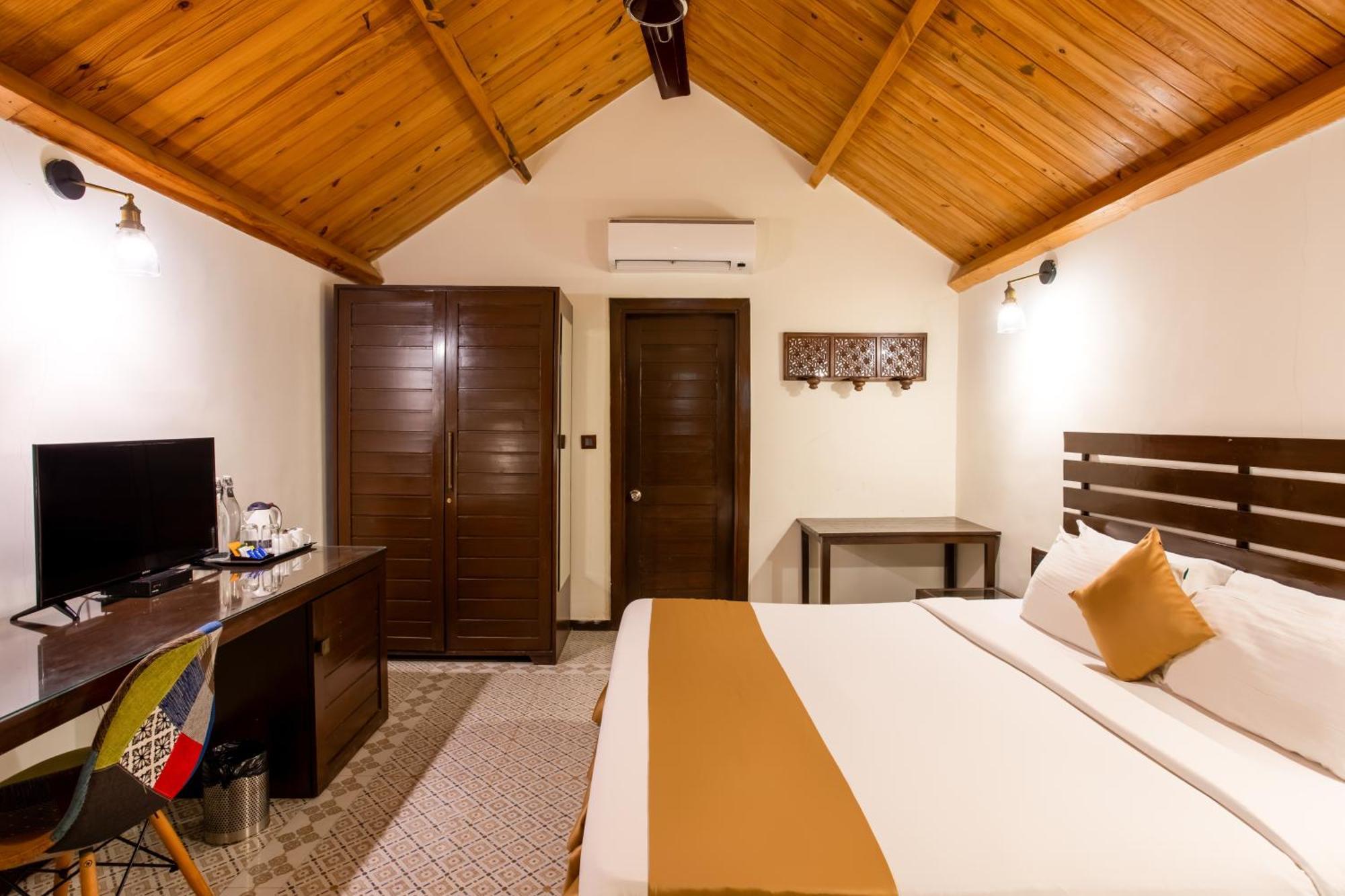 Stone Wood Resort, Mandrem Exterior photo